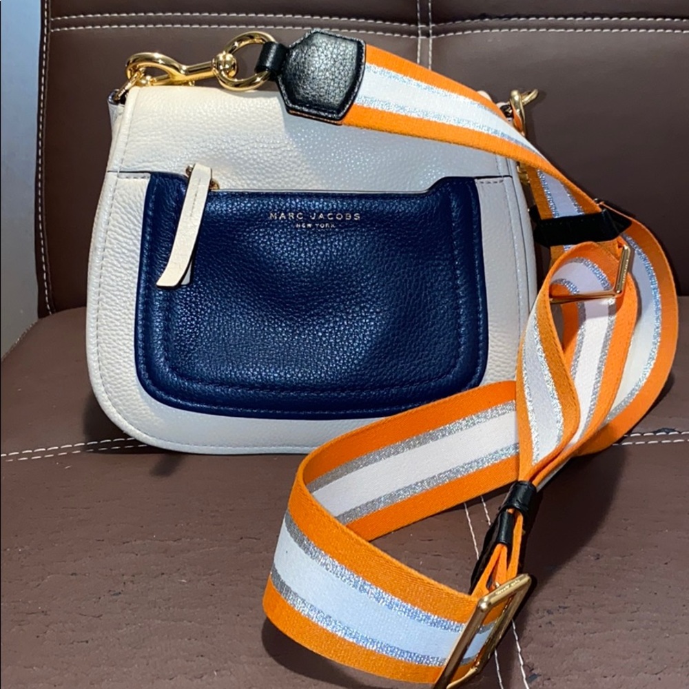 Marc Jacobs Crossbody w/guitar strap - SUPER CLEAN